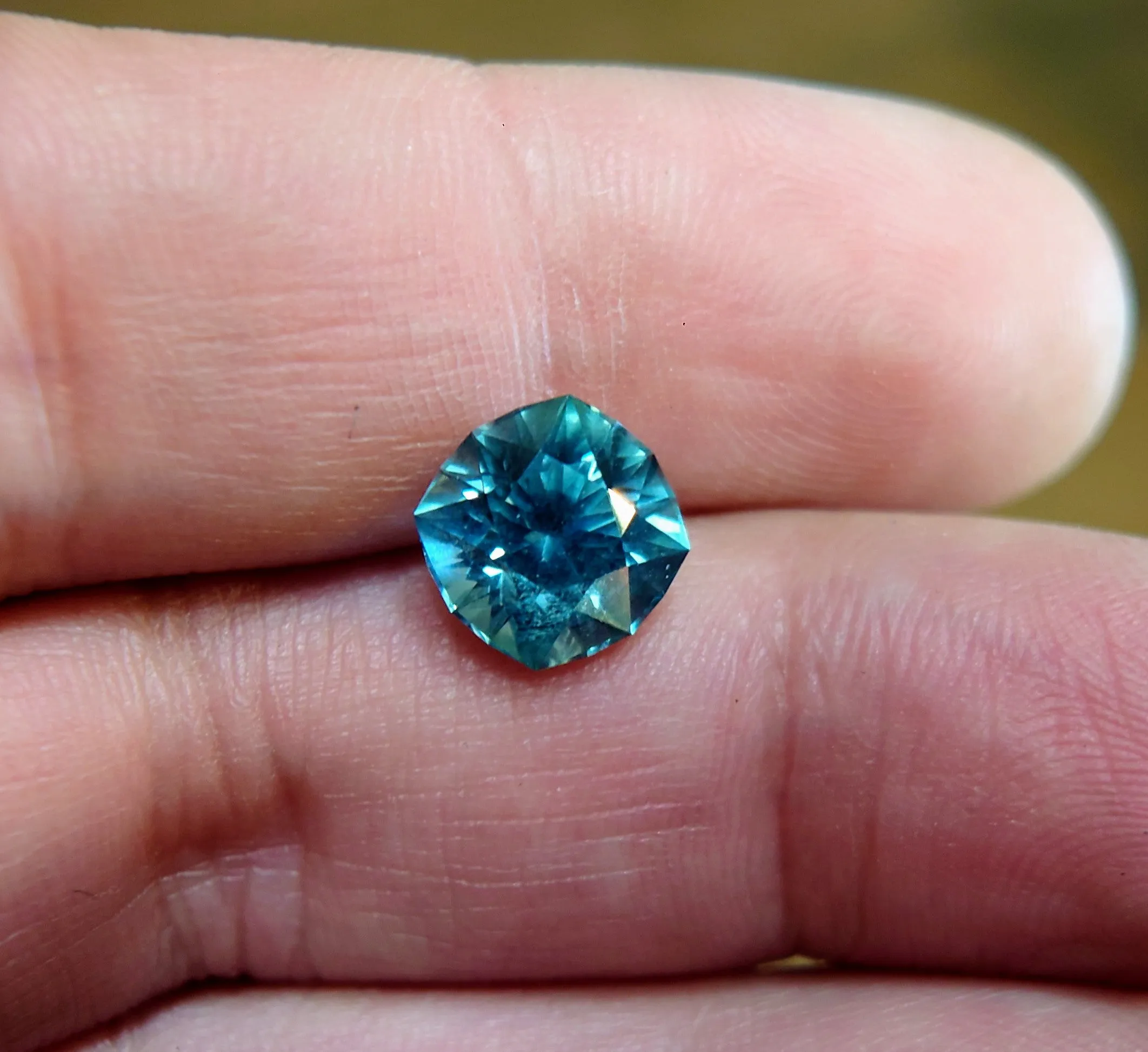 3.94ct MODIFIED CUSHION VIVID BLUE TO TEAL COLOR SHIFT NATURAL NO HEAT