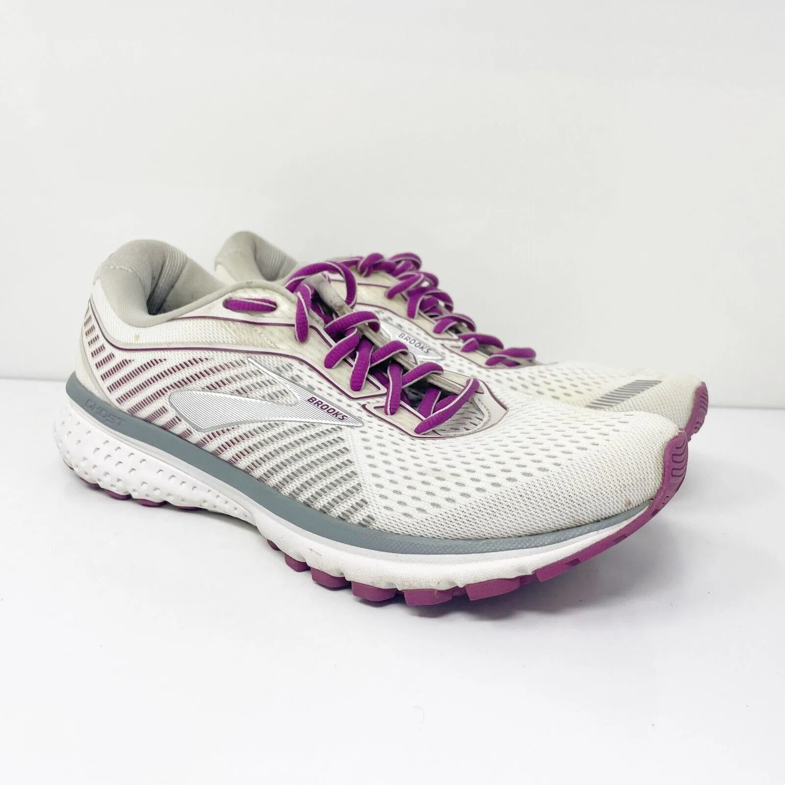 Brooks Womens Ghost 12 1203051B186 Gray Running Shoes Sneakers Size 9.5 B