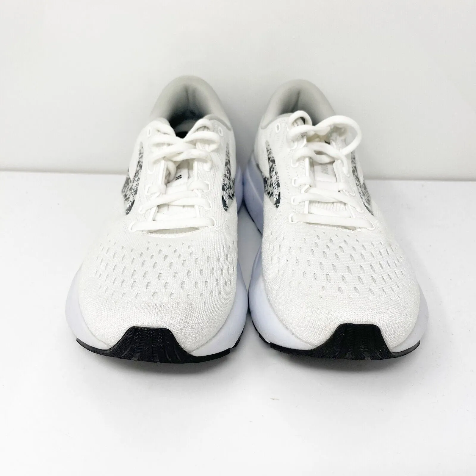 Brooks Womens Ghost 16 1204071B147 White Running Shoes Sneakers Size 7.5 B