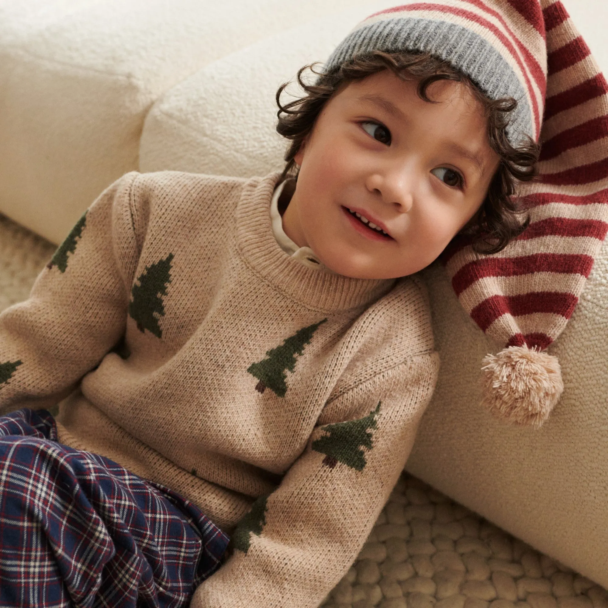 Knitted Christmas Hat - red stripe